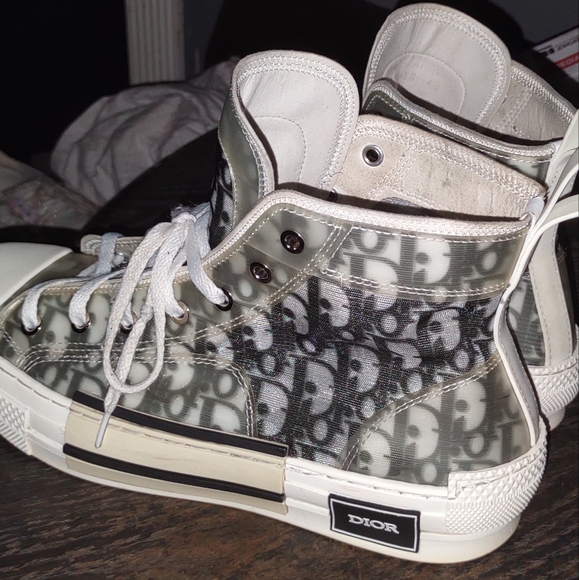 Salung my Dior shoes ,still in good condition only worn a few times - Picture 2 of 4